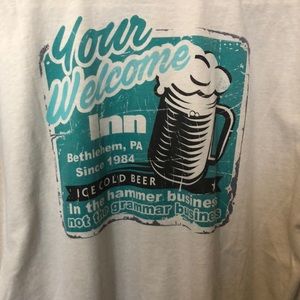 Men’s XL Dive Bar Shirt Club